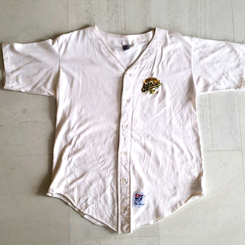 Vintage Oakland Athletics baseball shirt